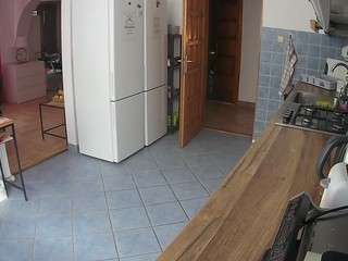 voyeurcam-julmodels-kitchen