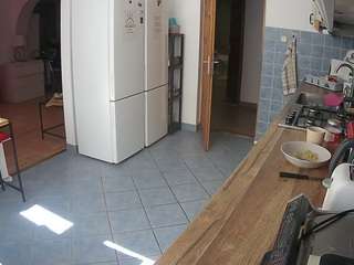 voyeurcam-julmodels-kitchen