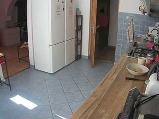voyeurcam-julmodels-kitchen