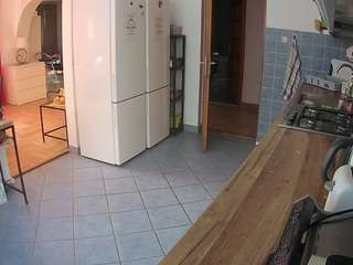 voyeurcam-julmodels-kitchen