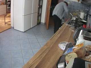 voyeurcam-julmodels-kitchen