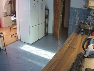 voyeurcam-julmodels-kitchen