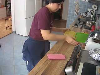 voyeurcam-julmodels-kitchen