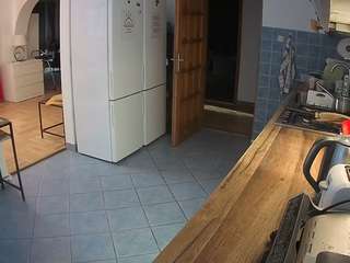voyeurcam-julmodels-kitchen