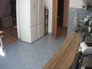voyeurcam-julmodels-kitchen