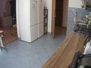 voyeurcam-julmodels-kitchen