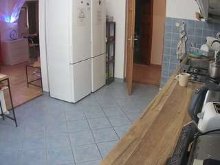 voyeurcam-julmodels-kitchen