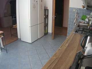 voyeurcam-julmodels-kitchen