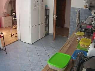 voyeurcam-julmodels-kitchen