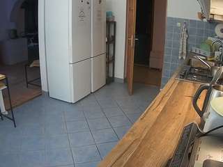 voyeurcam-julmodels-kitchen