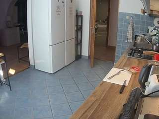 voyeurcam-julmodels-kitchen camsoda