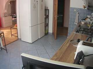 voyeurcam-julmodels-kitchen