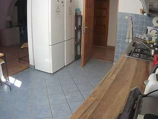 voyeurcam-julmodels-kitchen