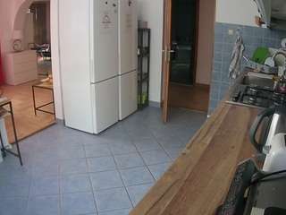 voyeurcam-julmodels-kitchen camsoda