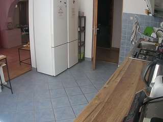 voyeurcam-julmodels-kitchen camsoda