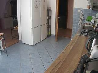 voyeurcam-julmodels-kitchen