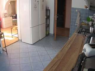 voyeurcam-julmodels-kitchen camsoda