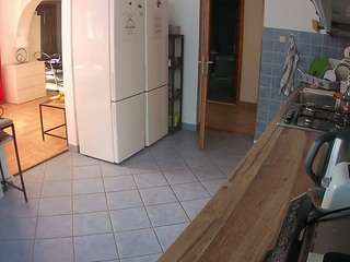 voyeurcam-julmodels-kitchen camsoda