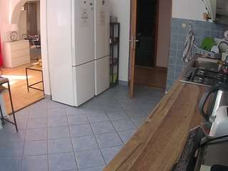 voyeurcam-julmodels-kitchen camsoda
