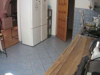 voyeurcam-julmodels-kitchen