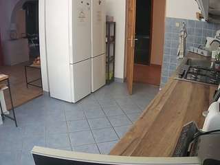 voyeurcam-julmodels-kitchen