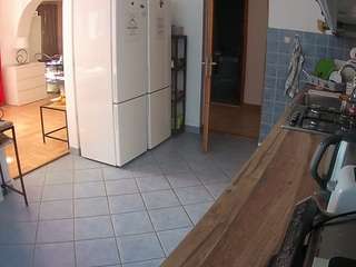 voyeurcam-julmodels-kitchen camsoda