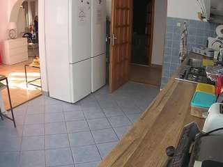 voyeurcam-julmodels-kitchen