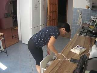 voyeurcam-julmodels-kitchen