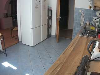 voyeurcam-julmodels-kitchen