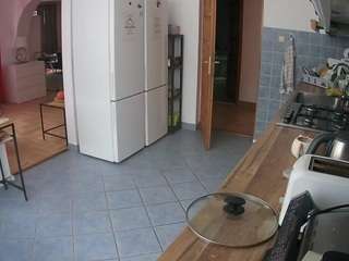 voyeurcam-julmodels-kitchen camsoda