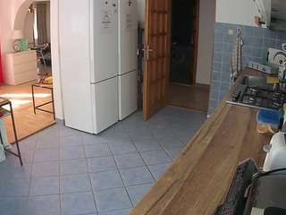 voyeurcam-julmodels-kitchen