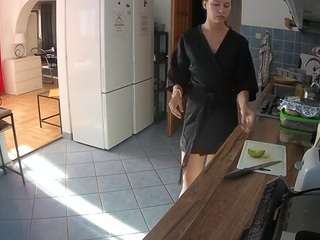 voyeurcam-julmodels-kitchen
