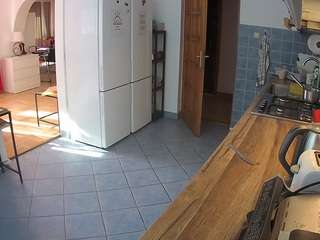 voyeurcam-julmodels-kitchen