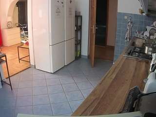 voyeurcam-julmodels-kitchen