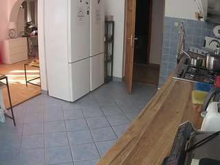 voyeurcam-julmodels-kitchen