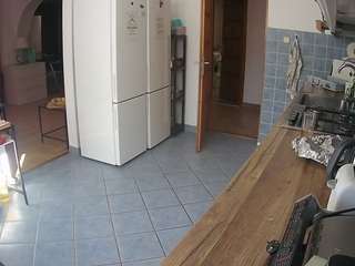 voyeurcam-julmodels-kitchen