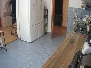 voyeurcam-julmodels-kitchen