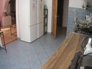 voyeurcam-julmodels-kitchen