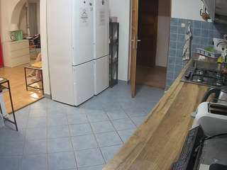 voyeurcam-julmodels-kitchen