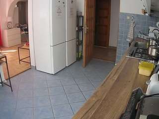 voyeurcam-julmodels-kitchen