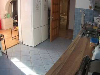 voyeurcam-julmodels-kitchen