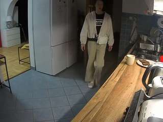 voyeurcam-julmodels-kitchen