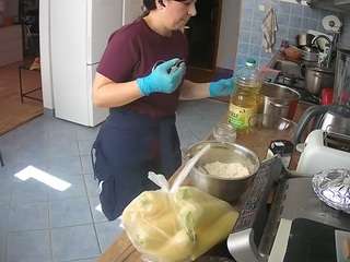 voyeurcam-julmodels-kitchen