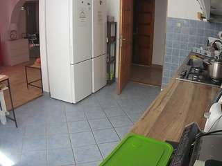 voyeurcam-julmodels-kitchen
