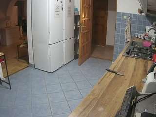 voyeurcam-julmodels-kitchen