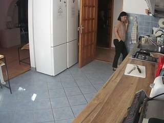 voyeurcam-julmodels-kitchen