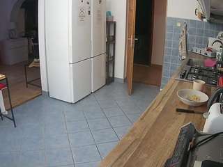 voyeurcam-julmodels-kitchen