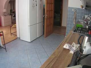 voyeurcam-julmodels-kitchen