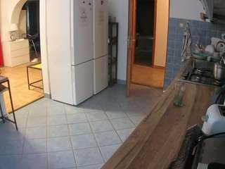 voyeurcam-julmodels-kitchen
