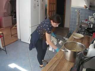 voyeurcam-julmodels-kitchen